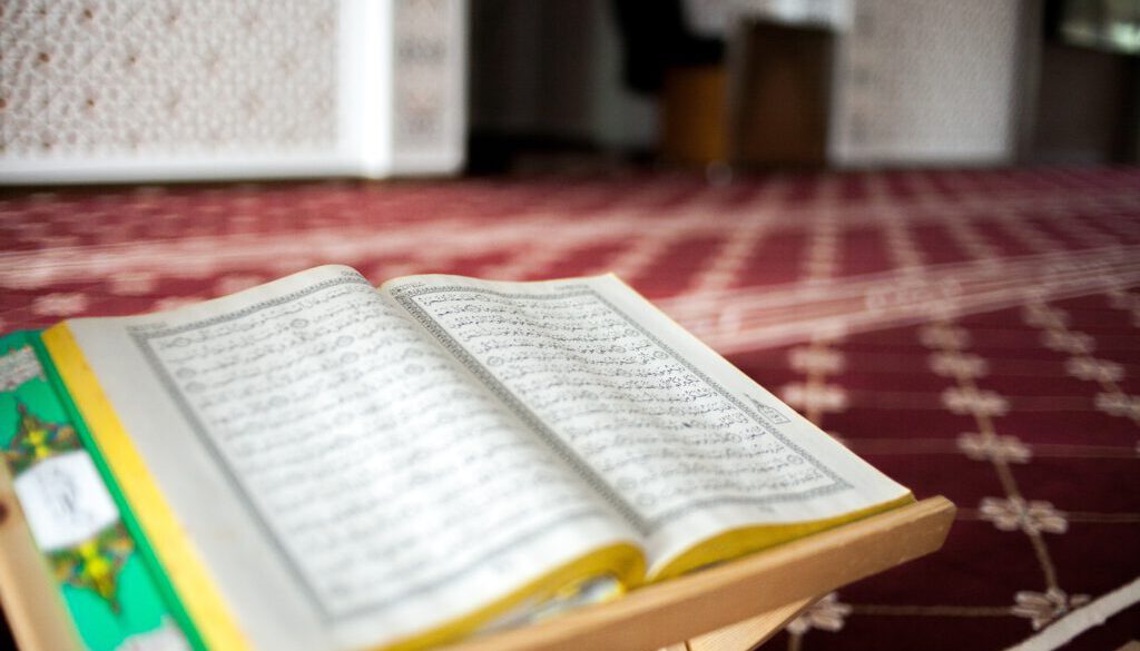 afiq-fatah-xblw4PBIlAk-unsplash